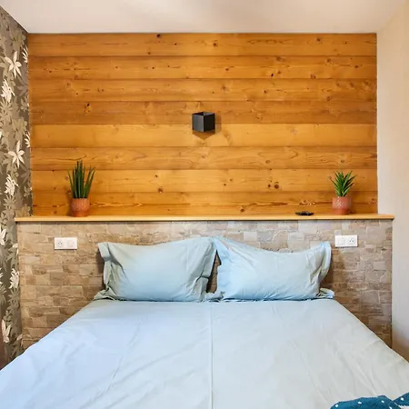 Climatise, 4 Parentales Et Grande Terrasse Apartament