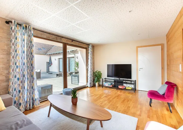 12 Personnes 4 Privatives 160 M2 Terrasse